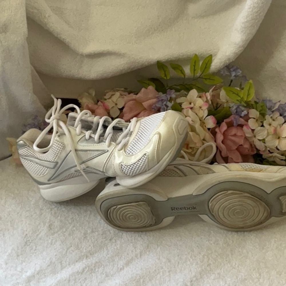 REEBOK EASY TONE BARELY WORN